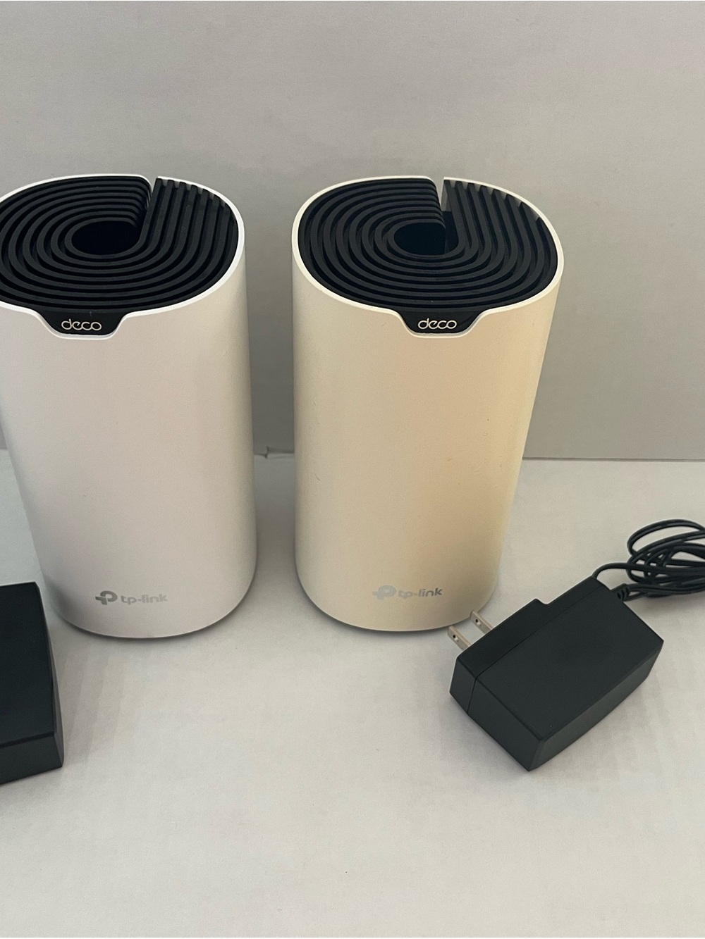 TP-Link Deco AC1200 Wi‑Fi Mesh Units in White and Black